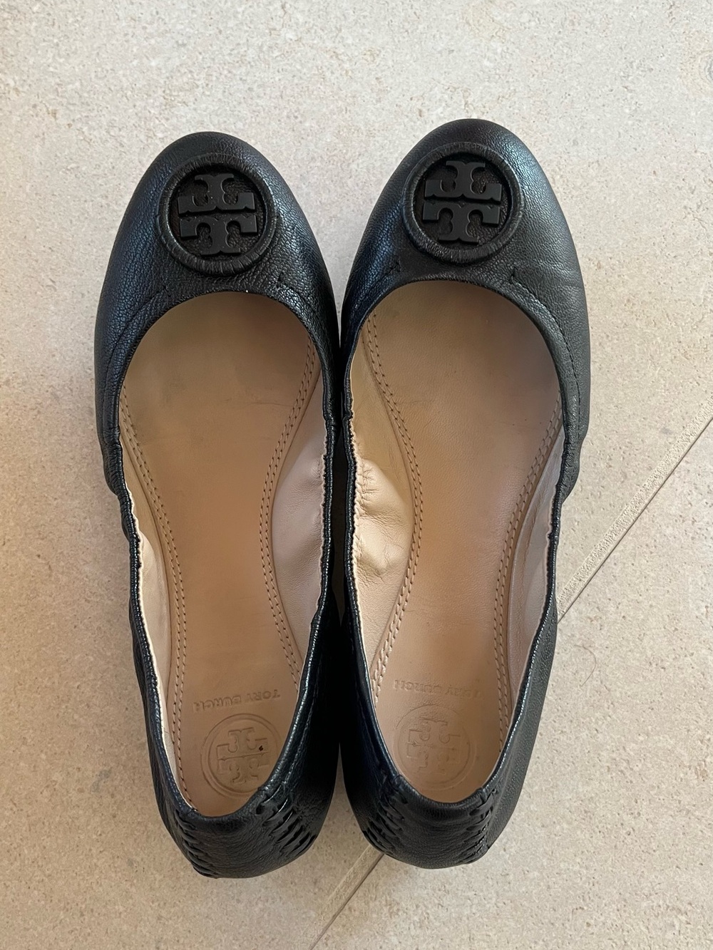 Tory Burch Black Leather Logo Round-Toe Ballet Flats - Picture 8 of 8